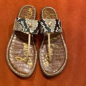 Sam Edelman Brown Snake Print Sandals Flat Comfortable size 9